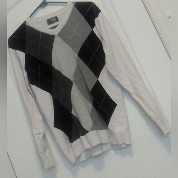 Medium XG Argyle V-Neck Sweater in Black & Gray” - Picture 3 of 4